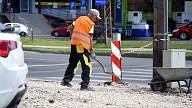 "Latvijas valsts ceļi" aicina rēķināties ar palēninātu satiksmi piektdien Pierīgā un brīvdienās piekrastes virzienos