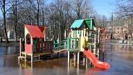 Par 295 000 labiekārtos bērnu rotaļu laukuma Bolderājā, Lielupes ielā