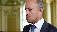 Skvēru pie Dailes teātra iecerēts labiekārtot līdz tā simtgadei 2020.gadā novembrī