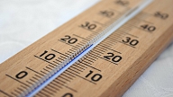 Aicina pievērst uzmanību temperatūrai iekštelpās un informēt par neatbilstībām

