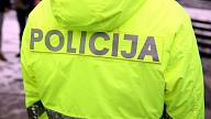 Aiztur personu par būvspeciālista profesionālās civiltiesiskās atbildības apdrošināšanas polises viltošanu