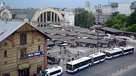 Rīgas dome vairākus mēnešus nav novērsusi avārijas stāvokli piegādes zonā pie Rīgas Centrāltirgus