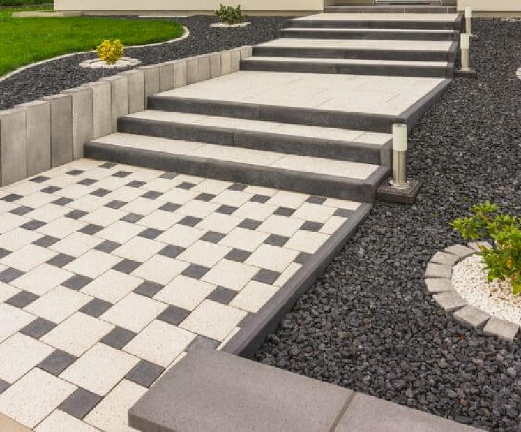 Kā izvēlēties kvalitatīvus bruģēšanas un labiekārtošanas risinājumus savam īpašumam: padomi un pakalpojumu priekšrocības