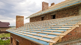 Populārākie jumta segumu veidi Latvijā – to priekšrocības un trūkumi