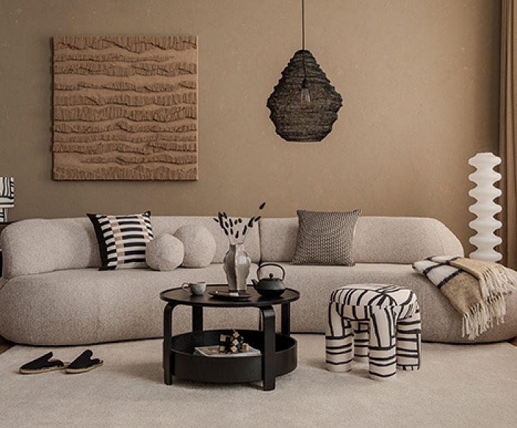 Kā izvēlēties dīvānu viesistabai: padomi praktiskai izvēlei