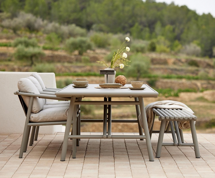 Terases mēbeles 2026: modernākās idejas stilīgai āra zonai