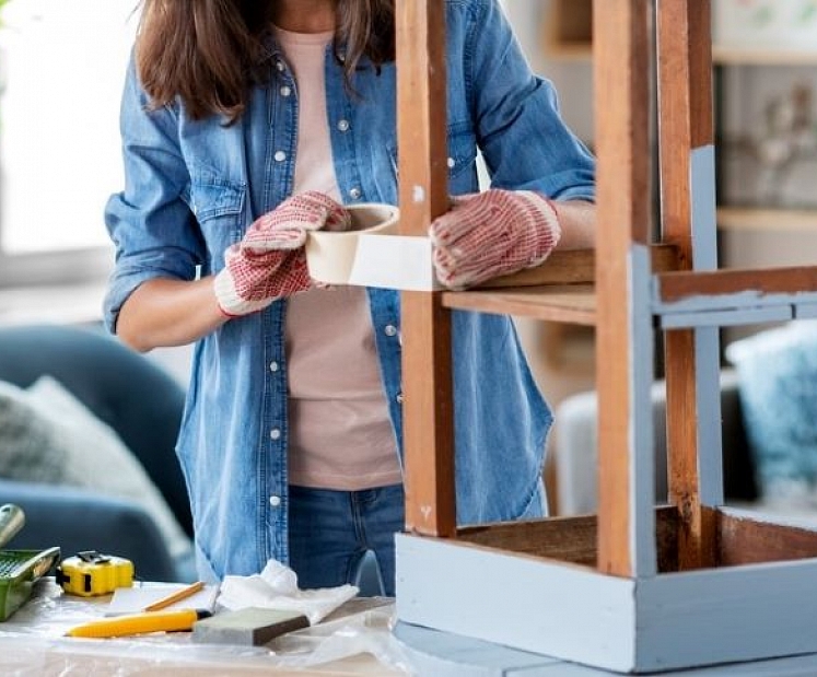 Senā piena krāsa – priekšrocības, trūkumi, ieteikumi tās izmantošanā