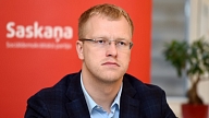 Elksniņš: Ar atkritumu apsaimniekošanu nodarbosies pašvaldība, tarifs samazināsies
