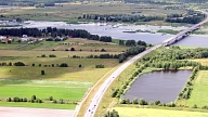 Remontdarbi uz Ventspils šosejas notiek septiņos posmos; līdz sezonas beigām plānoti vēl divos