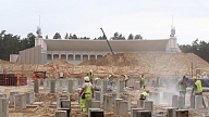 Līdz ziemai plāno pabeigt Mežaparka estrādes skatītāju daļas betonēšanas darbus