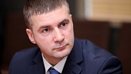 Lange: Sliktais ceļu stāvoklis ik gadu autovadītājiem rada zaudējumus vairāk nekā miljarda eiro apmērā