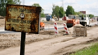Ceļu būvdarbi notiek vairāk nekā 100 posmos; daudzviet jārēķinās ar papildu laiku ceļā