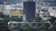 Mediji: "Grenfell Tower" renovācijā plānotais apšuvums nomainīts uz lētāku un mazāk drošu variantu