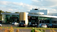 <i> Lexus </i> jaunais autocentrs