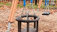 Olaines Mežaparkā izbūvēs bērnu laukumu un atpūtas kompleksu