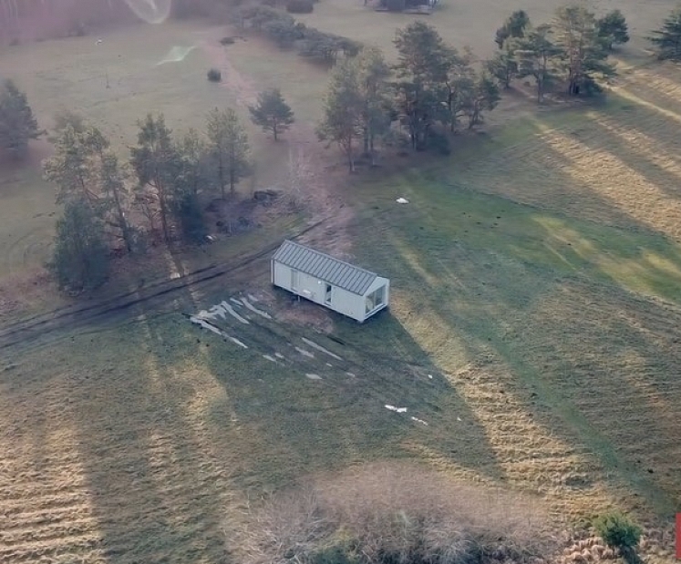 VIA-S Houses moduļu mājas: Pielaiko telpu, māju, dārzu