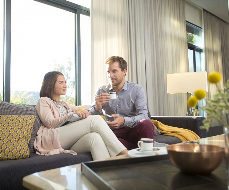 SOMFY mūsdienīga motorizētā bezvadu aizkaru sistēma