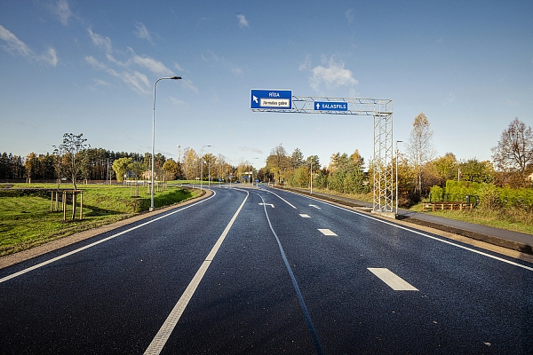 Babītē pārbūvēts Rīgas apvedceļa posms (FOTO)