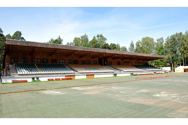 Atvērs Jāņa Daliņa stadionā noglabāto vēsturisko kapsulu