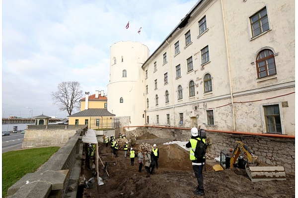 Čehu eksperts: Lēmums atjaunot Rīgas pili pa posmiem ir pareizs