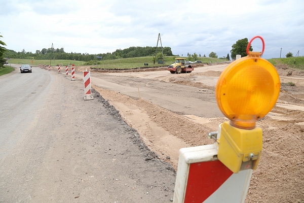 LVC aicina autovadītājus ievērot satiksmes ierobežojumus ceļu būvdarbu vietās