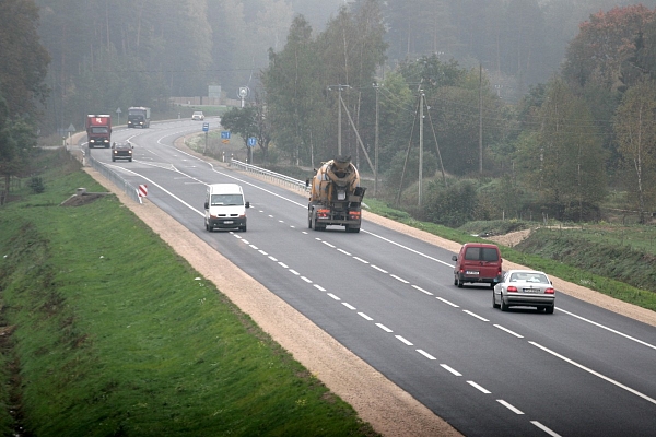 Informēs par Kurzemes autoceļu uzturēšanu vasarā