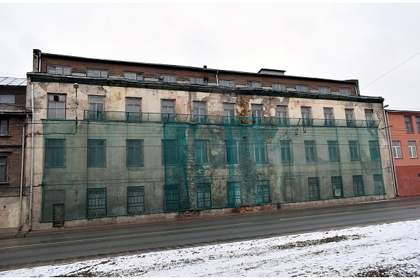 Grausta Ādmiņu ielā sakārtošanu Rīgas dome veiks piespiedu kārtā
