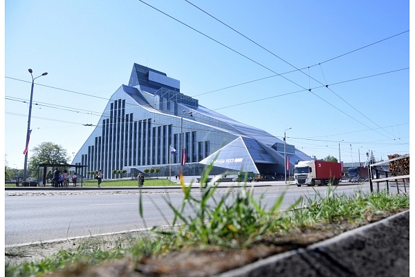 Tiesa skatīs Nacionālās bibliotēkas būvnieku prasību par 11,45 miljonu eiro piedziņu no valsts
