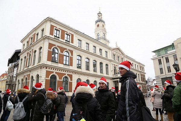 Rīgas domes opozīcija rosina sasaukt ārkārtas sēdi, lai dienaskārtībā atgrieztu "pazudušo" jautājumu par NĪN atlaidēm