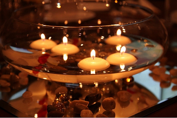 Svētku noskaņai mājoklī: Kā izgatavot peldošo sveci?