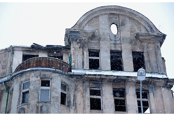 NKMP virzīs Kalnciemas ielas graustam blakus esošās ēkas iekļaušanu kultūras pieminekļu sarakstā