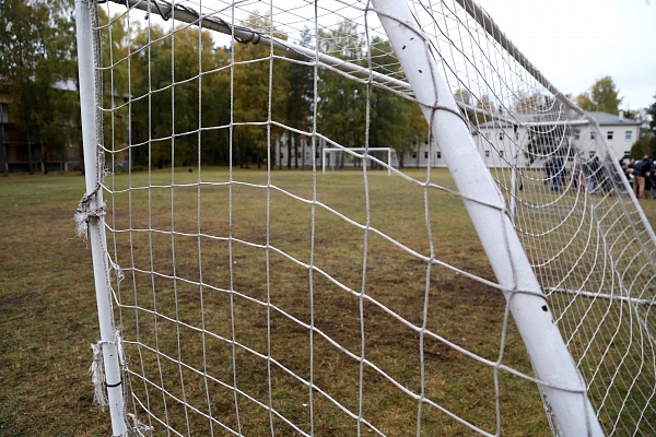 Sadarbībā ar LFF atjaunos Olaines stadiona futbola laukuma segumu