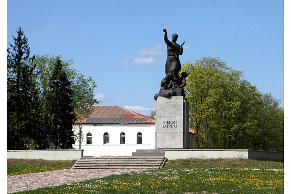 Pašvaldības aptauja: Lielākā daļa rēzekniešu atbalsta jaunu daudzdzīvokļu namu būvniecību