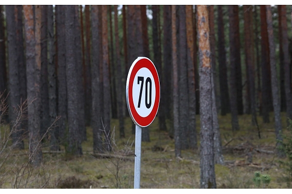 Saistībā ar ceļu remontdarbiem daudzviet Latvijā noteikti satiksmes ierobežojumi