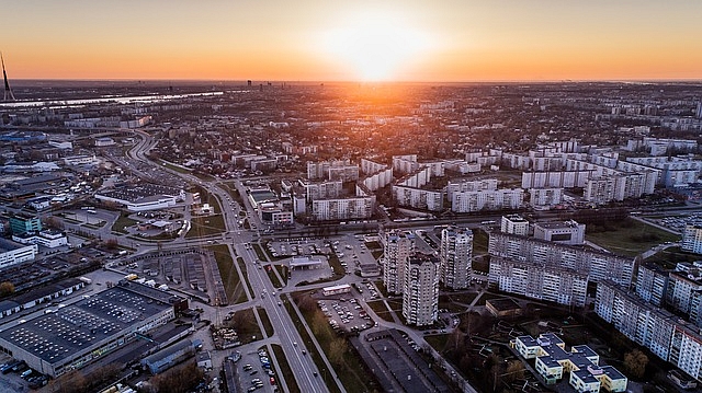 Apskats: Rīgas centrā vislielākais piedāvājums pirmajā pusgadā ir neremontētiem divu līdz trīs istabu dzīvokļiem