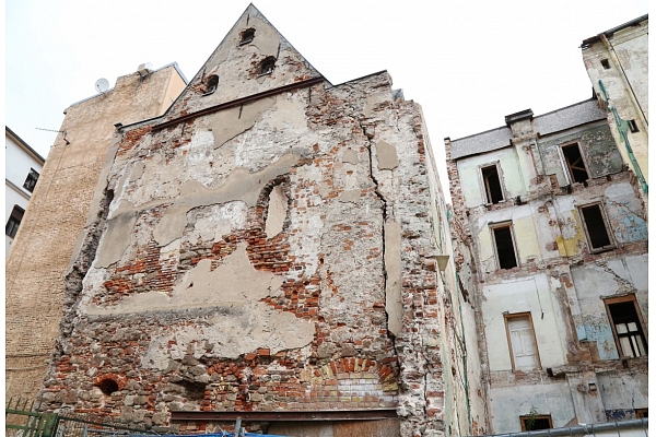 VNĪ līdz gada beigām plāno demontēt 51 vidi degradējošu būvi