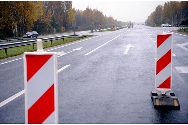 Autoceļa Augšlīgatne-Skrīveri atjaunotajā posmā labos konstatētos defektus