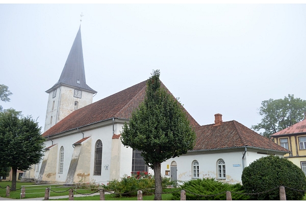 Sākta Tukuma evaņģēliski luteriskās baznīcas pamatu atjaunošana