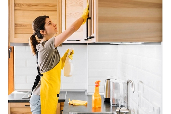Pārdomāta pavasara tīrīšana tavai virtuvei: Iesaka speciāliste
