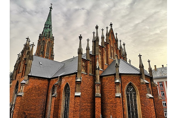 Neogotika arhitektūrā: Vēsture un mūsdienās izcilākie piemēri Latvijā