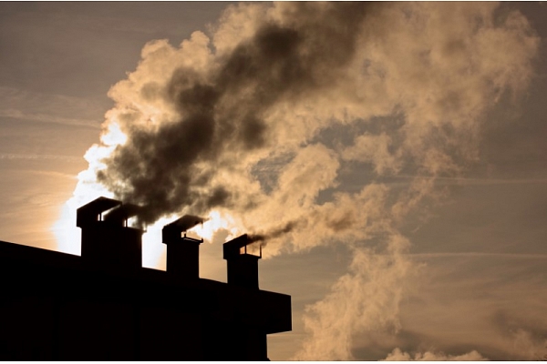 Eksperts: Gaisa piesārņojuma samazināšanas plāni Rīgā nedrīkst palikt tikai uz papīra