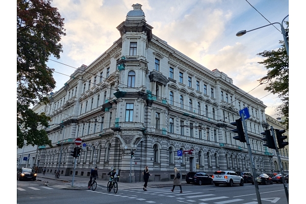 VNĪ sāk pilotprojektu ilgtspējas vadlīniju ieviešanā publisko ēku būvniecībā –  Ģenerālprokuratūras ēkas Rīgā atjaunošanu