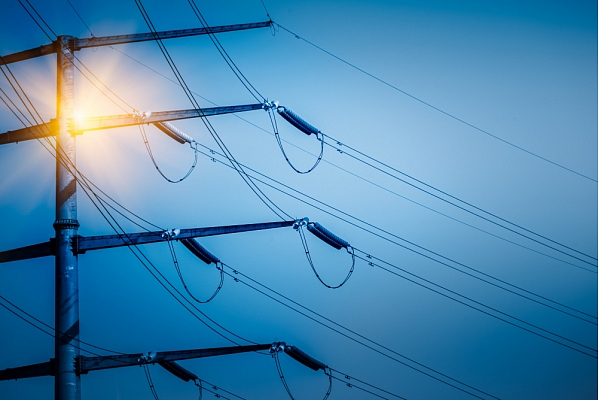 "Latvenergo" šobrīd neprognozē elektroenerģijas cenas atgriešanos pirmskara līmenī