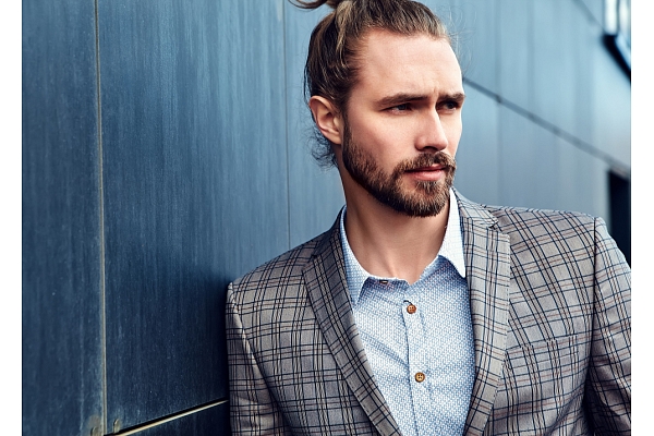 Kāpēc vīriešiem vajag savu smaržu – nevis tikai vienu, bet īsto