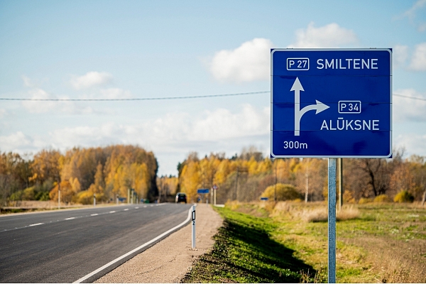 Svinīgi atklāts pārbūvētais autoceļa Smiltene–Gulbene posms (FOTO)