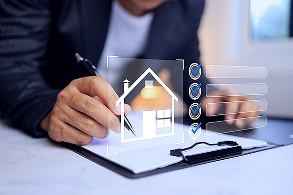 Gads pēc noteiktā termiņa: publisko ēku tehniskā apsekošana atklāj kontrastus starp Latvijas novadiem