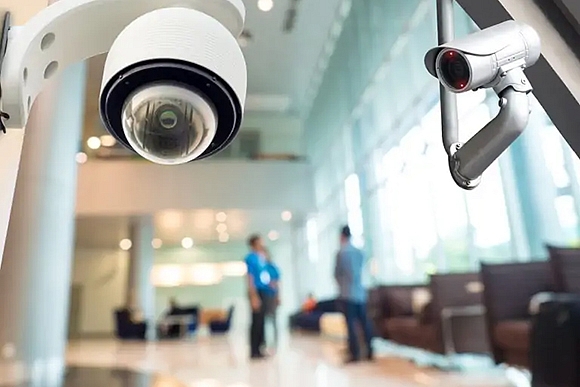 Videonovērošana ar droniem – kā samazināt izmaksas un palielināt drošību