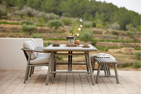 Terases mēbeles 2026: modernākās idejas stilīgai āra zonai