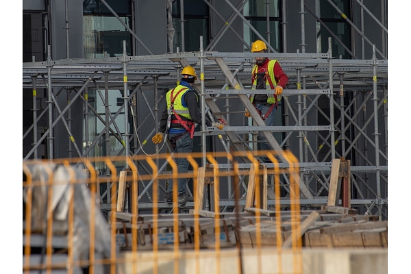 VDI: No visiem darba aizsardzības pārkāpumiem ceturtā daļa notiek būvniecībā