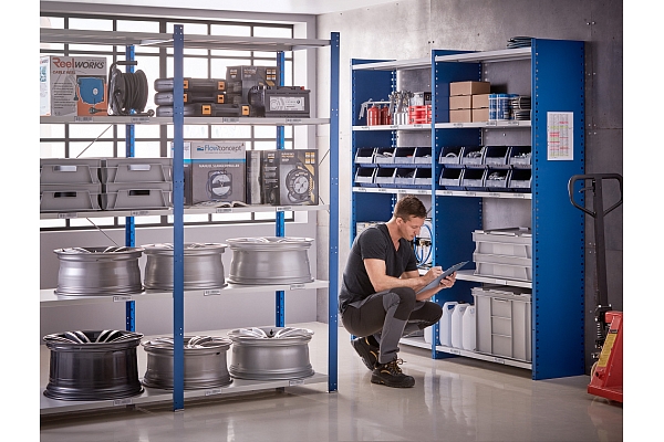 Vertikālās telpas izmantošana noliktavās: efektīvai noliktavu darbībai un preču uzglabāšanai